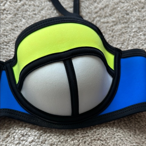 Triangl Swimwear Blue/Yellow/White Bikini XS Top, M Bottoms - Picture 3 of 13